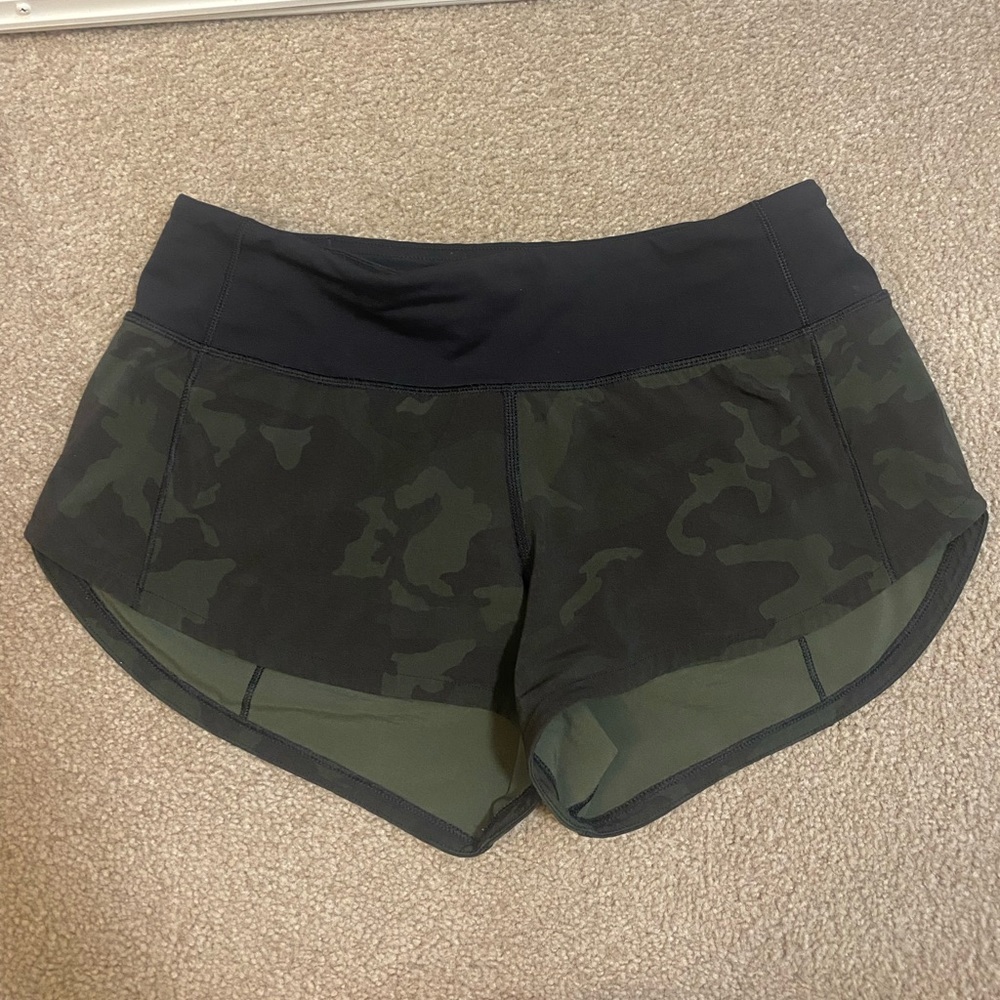 Lululemon camo speed up shorts size 2